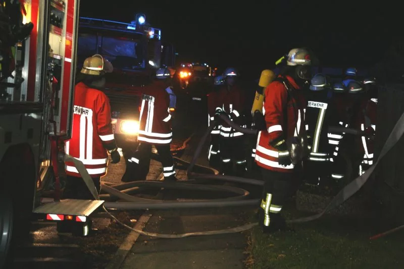 Nächtliches Feuer am Gemeinde-Bauhof