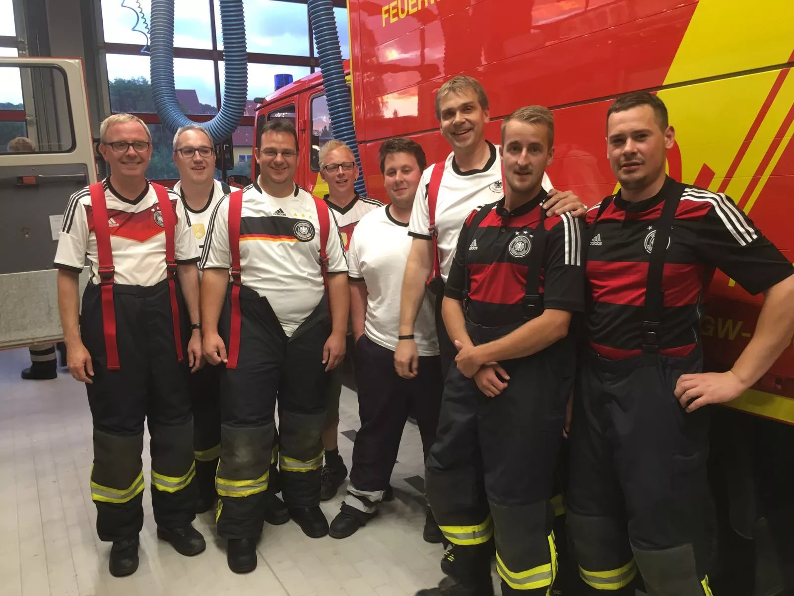 Sirenenalarm während der Partie „Deutschland – Italien“