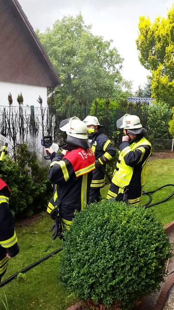 Heckenbrand verdirbt Grillabend