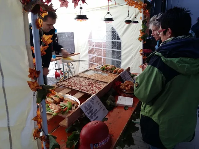 Erstes Weinfest der Feuerwehr Othfresen