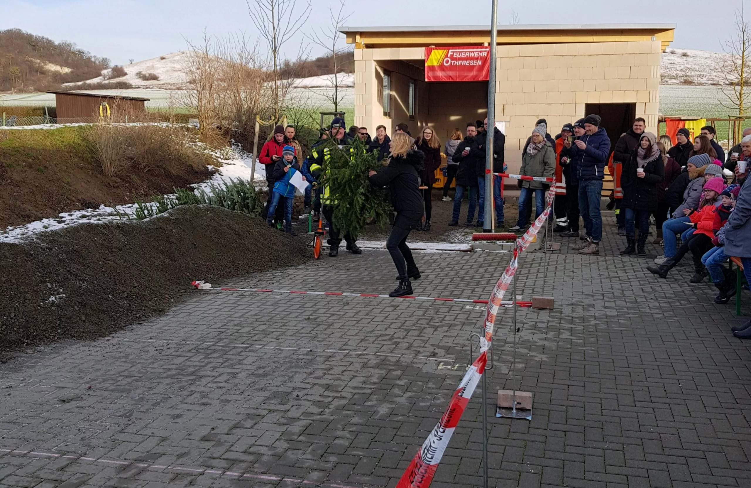 Erstes Othfresener Weihnachtsbaumwerfen