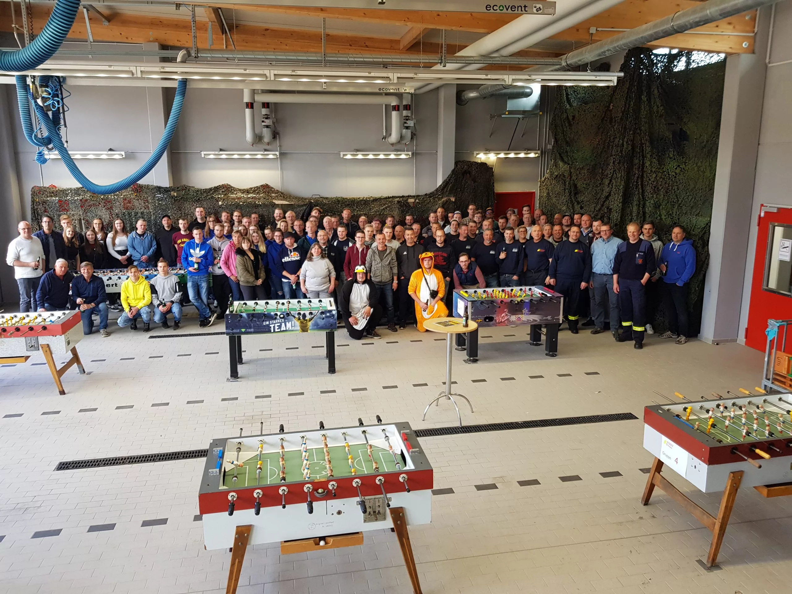 Erstes öffentliches Kickerturnier bei der Feuerwehr Othfresen