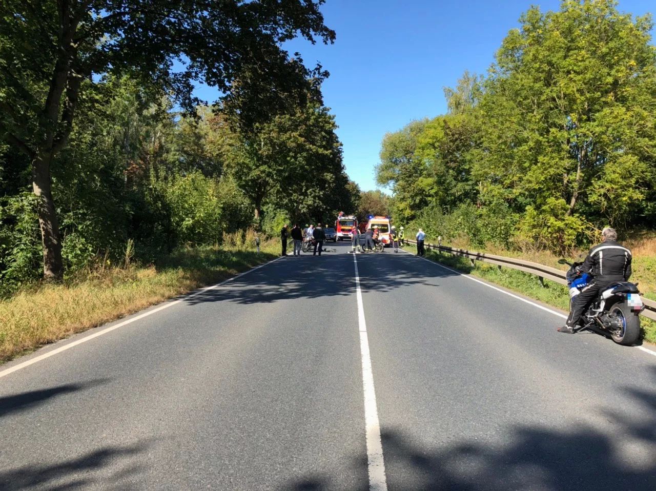 Auslaufende Kraftstoffe nach Verkehrsunfall