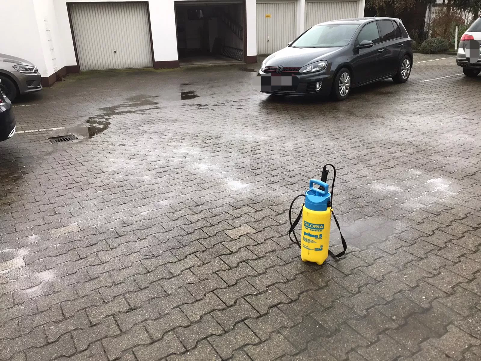 Kleine Schadenstelle beseitigt