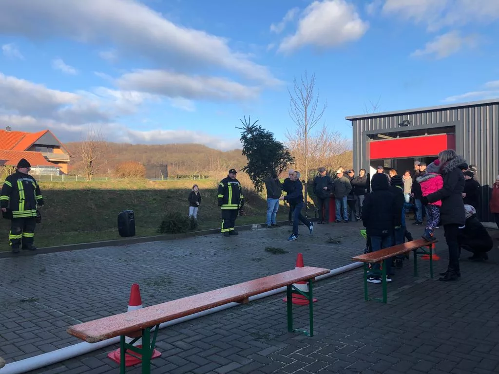 2. Othfresener Weihnachtsbaumwerfen