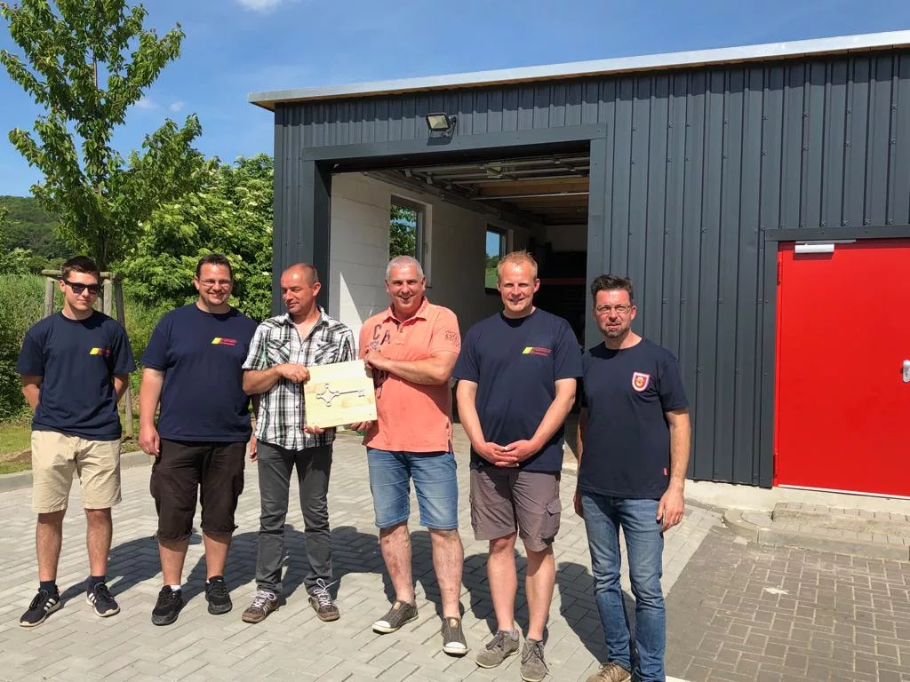 „Dankeschön“ – Feier für die Helfer des Garagenbaus