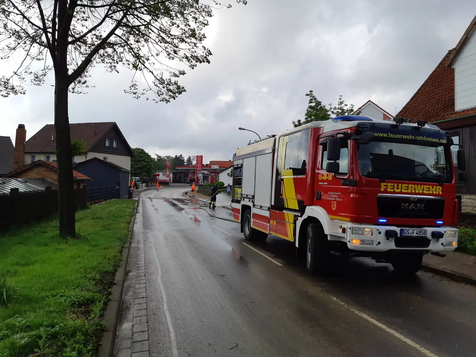 Erneute Straßenreinigung nach Starkregen