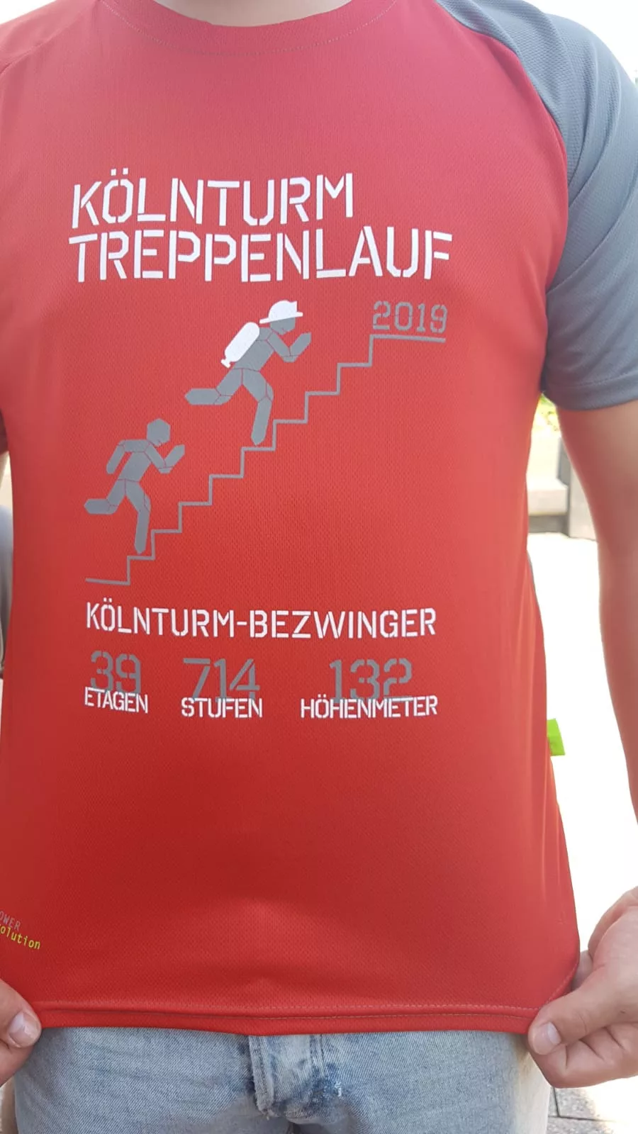 Erfolgreiche Teilnahme beim KölnTurmlauf