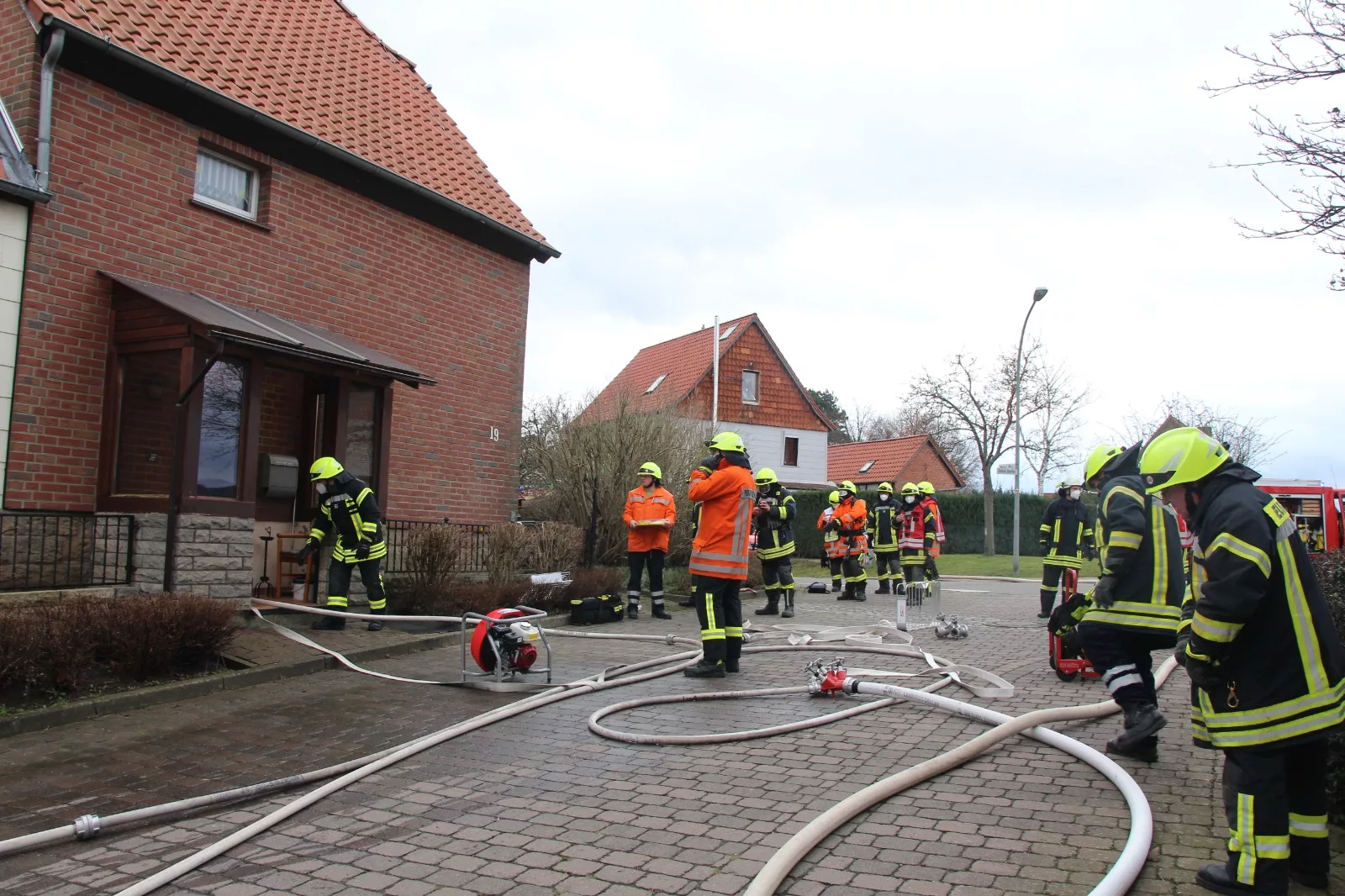 Feuer in einem Kellerraum