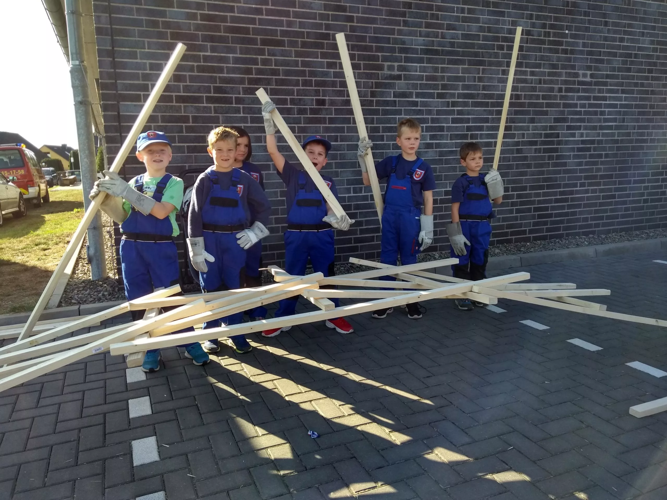 Feuerbären wirken tatkräftig mit beim JF-Jubiläum