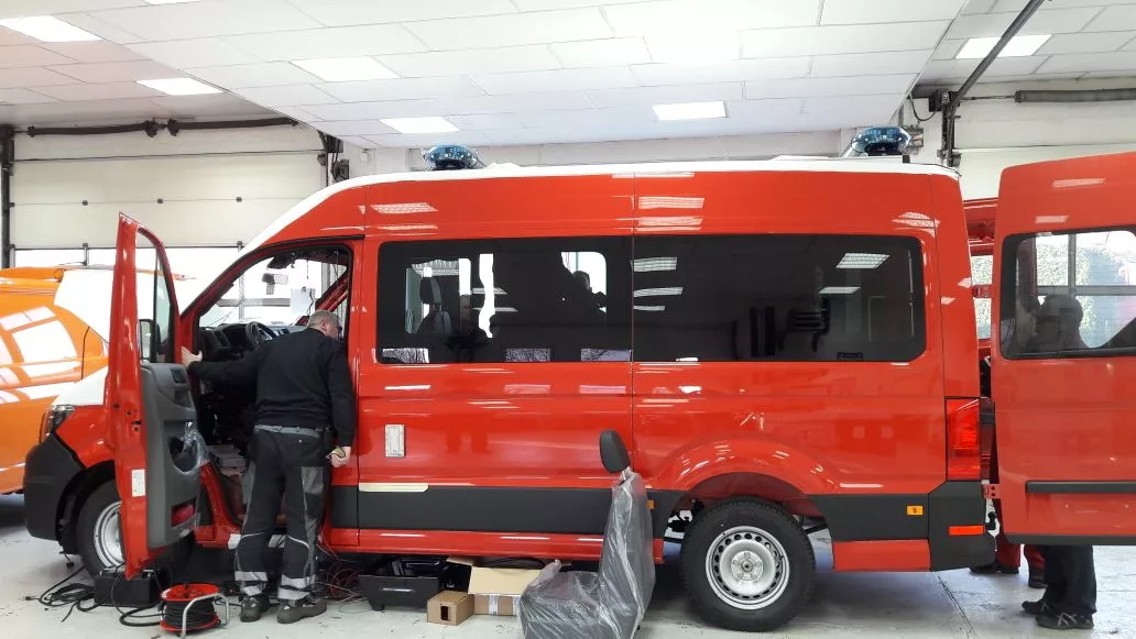 Ausbau des neuen Einsatzleitwagen 1 (ELW 1) hat begonnen